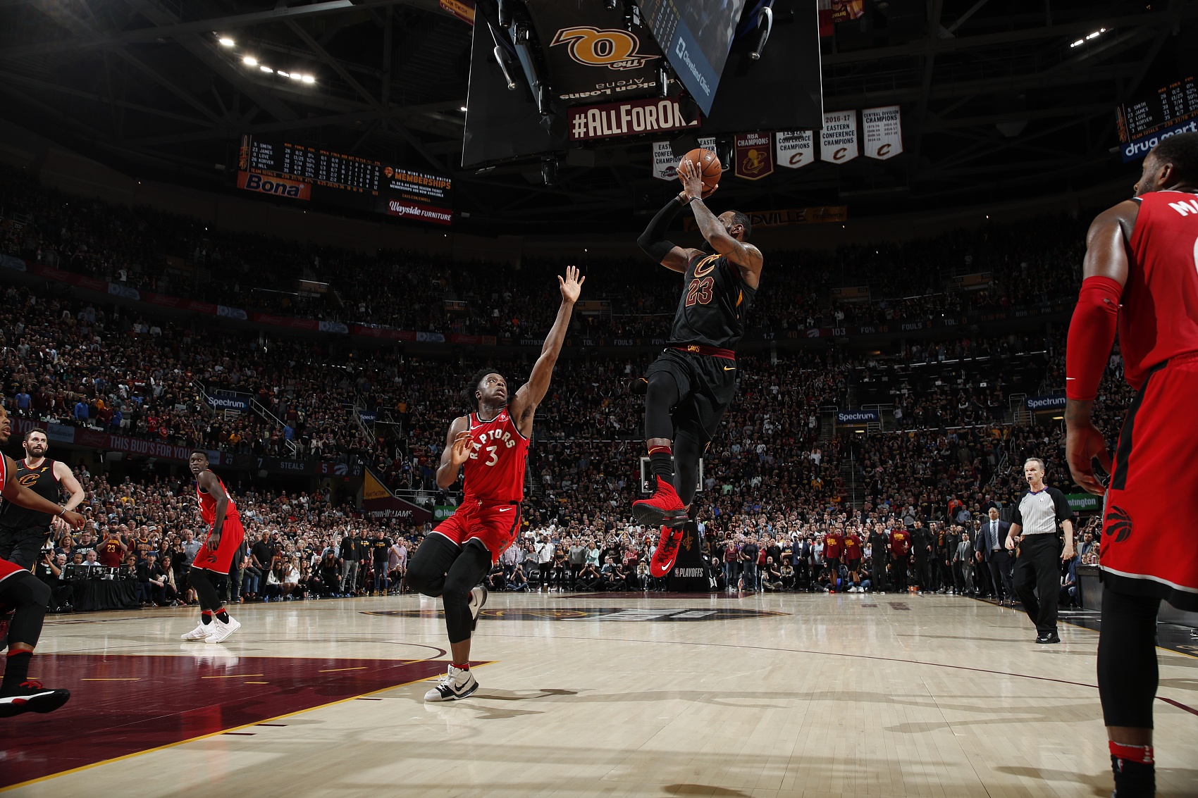 网页版登录入口-詹姆斯季后赛个人胜场达184场，超越五支球队队史总和179场