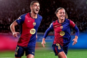 体育直播-双喜临门！巴萨女足10-2血洗狼堡进欧冠四强，男足3分领跑西甲